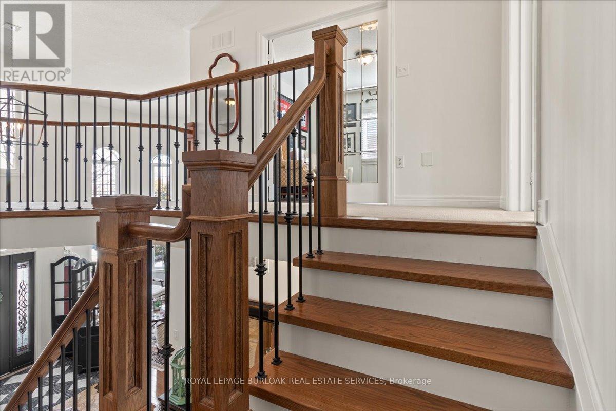 4263 Millcroft Park Drive, Burlington, Ontario  L7M 4J6 - Photo 20 - W12844294