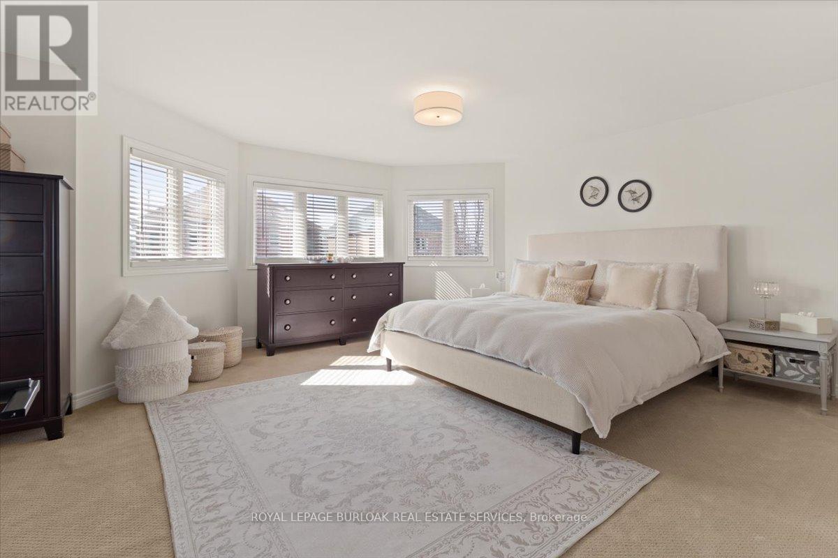 4263 Millcroft Park Drive, Burlington, Ontario  L7M 4J6 - Photo 22 - W12844294