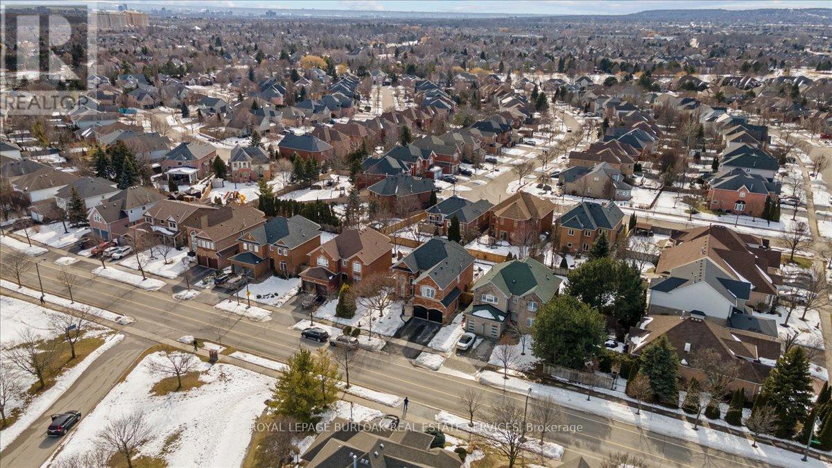 4263 Millcroft Park Drive, Burlington, Ontario  L7M 4J6 - Photo 48 - W12844294