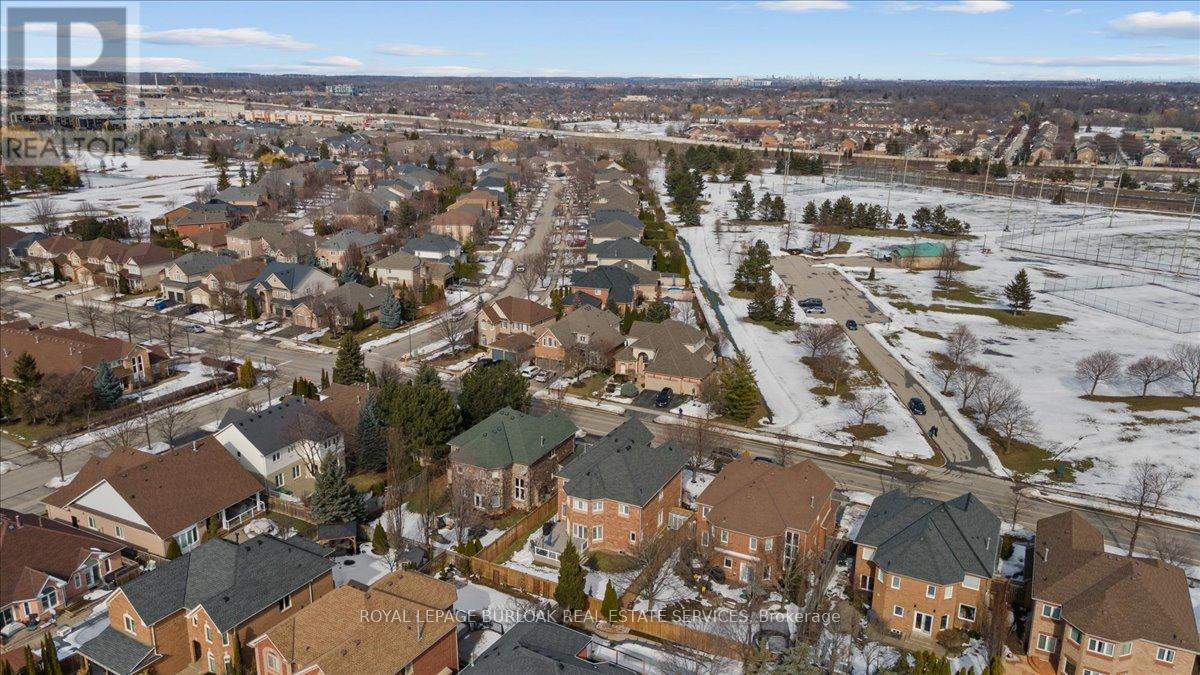 4263 Millcroft Park Drive, Burlington, Ontario  L7M 4J6 - Photo 50 - W12844294