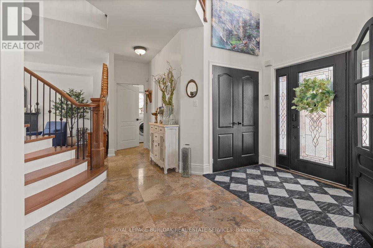 4263 Millcroft Park Drive, Burlington, Ontario  L7M 4J6 - Photo 7 - W12844294