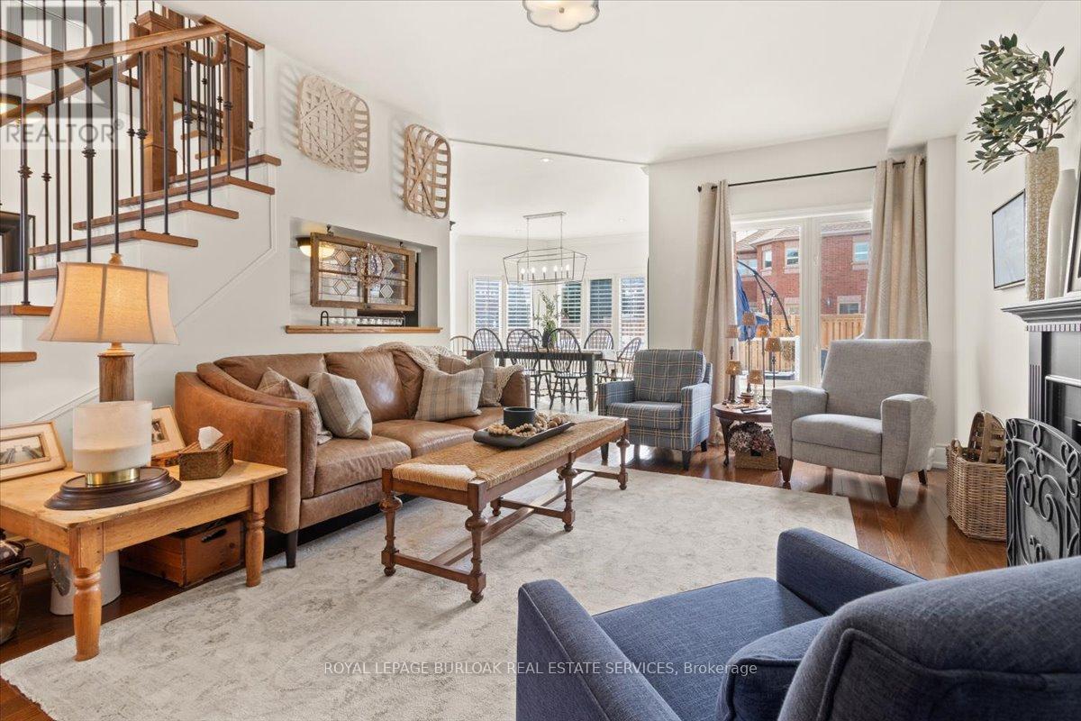 4263 Millcroft Park Drive, Burlington, Ontario  L7M 4J6 - Photo 9 - W12844294