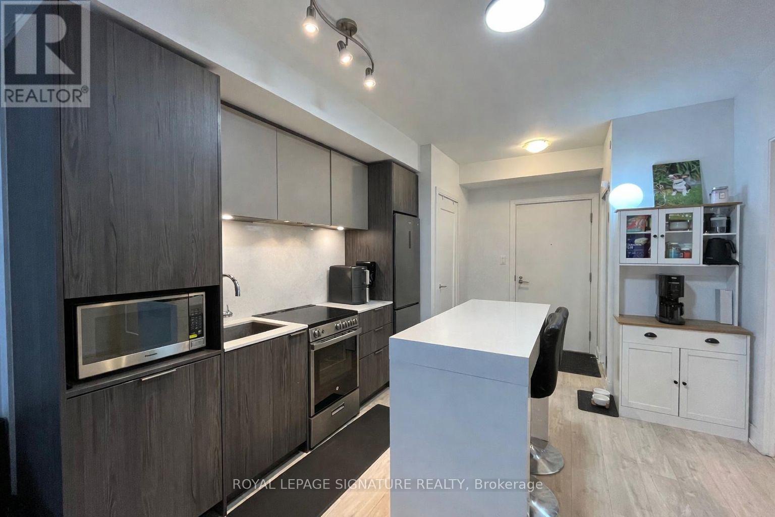 303 - 70 Annie Craig Drive, Toronto (Mimico), Ontario  M8V 0G2 - Photo 2 - W12844304