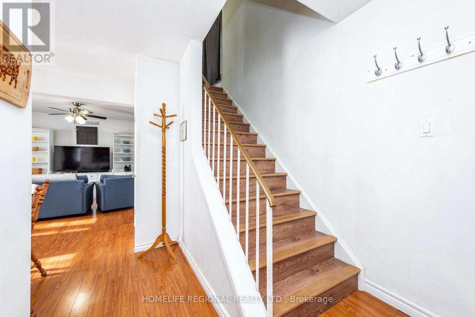 26 Garrison Square, Brampton, Ontario  L6S 2H3 - Photo 4 - W12844320