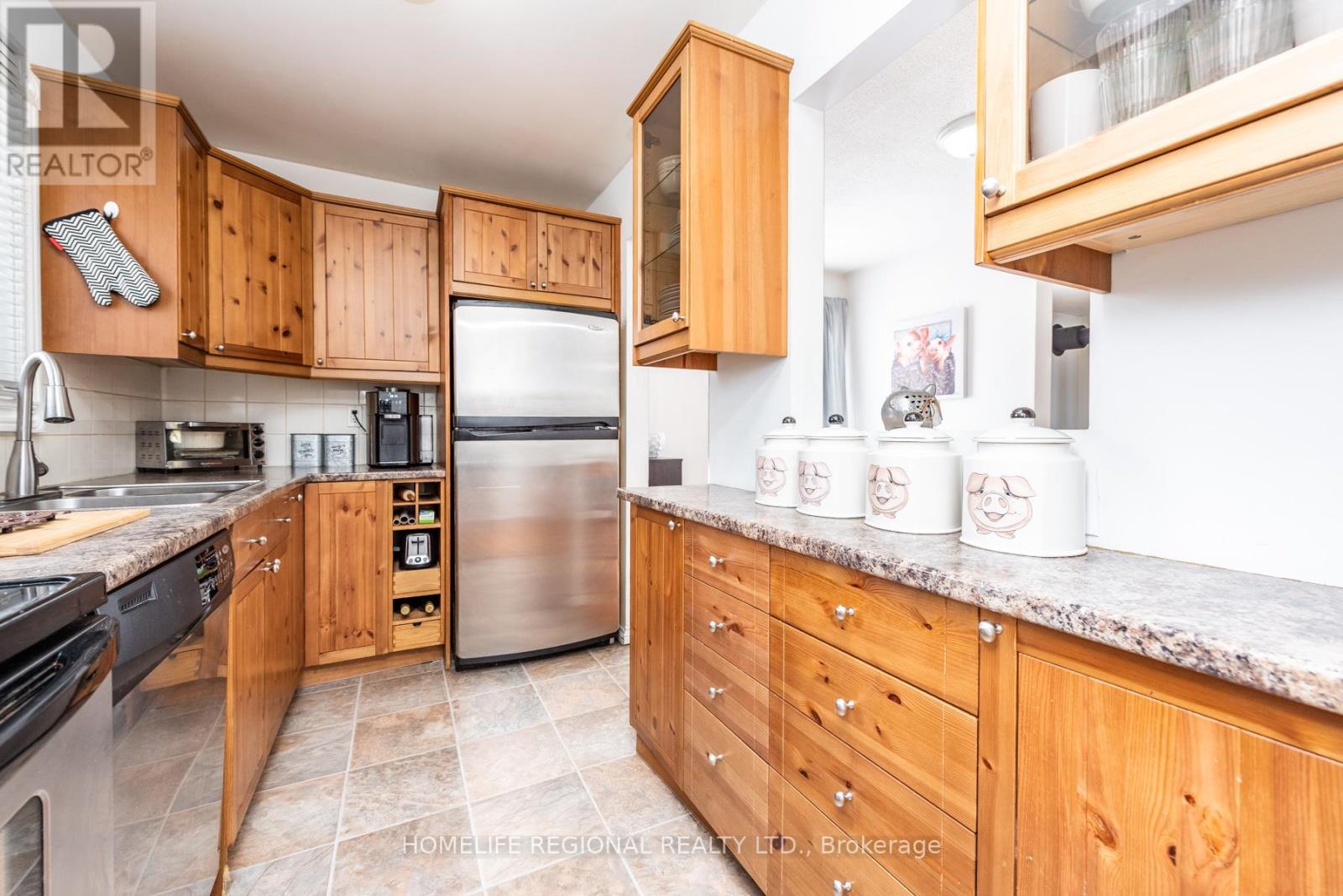 26 Garrison Square, Brampton, Ontario  L6S 2H3 - Photo 6 - W12844320