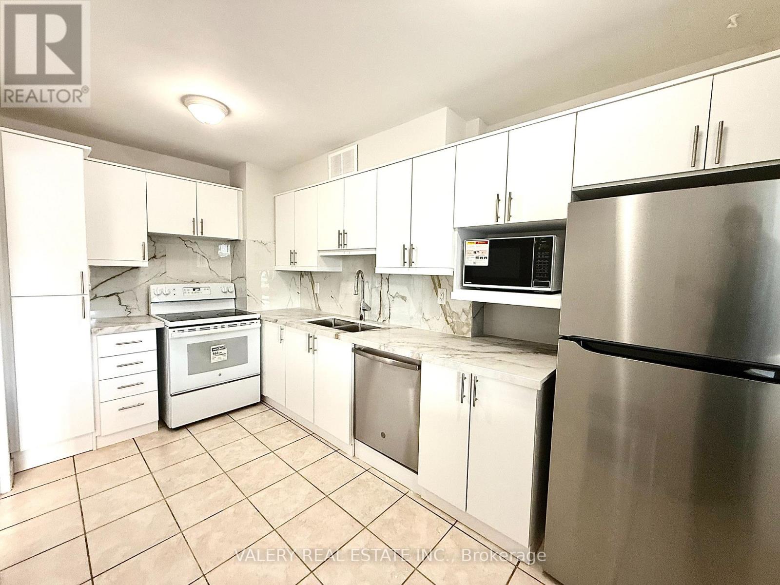 906 - 25 Four Winds Drive, Toronto (York University Heights), Ontario  M3J 1K8 - Photo 12 - W12844322