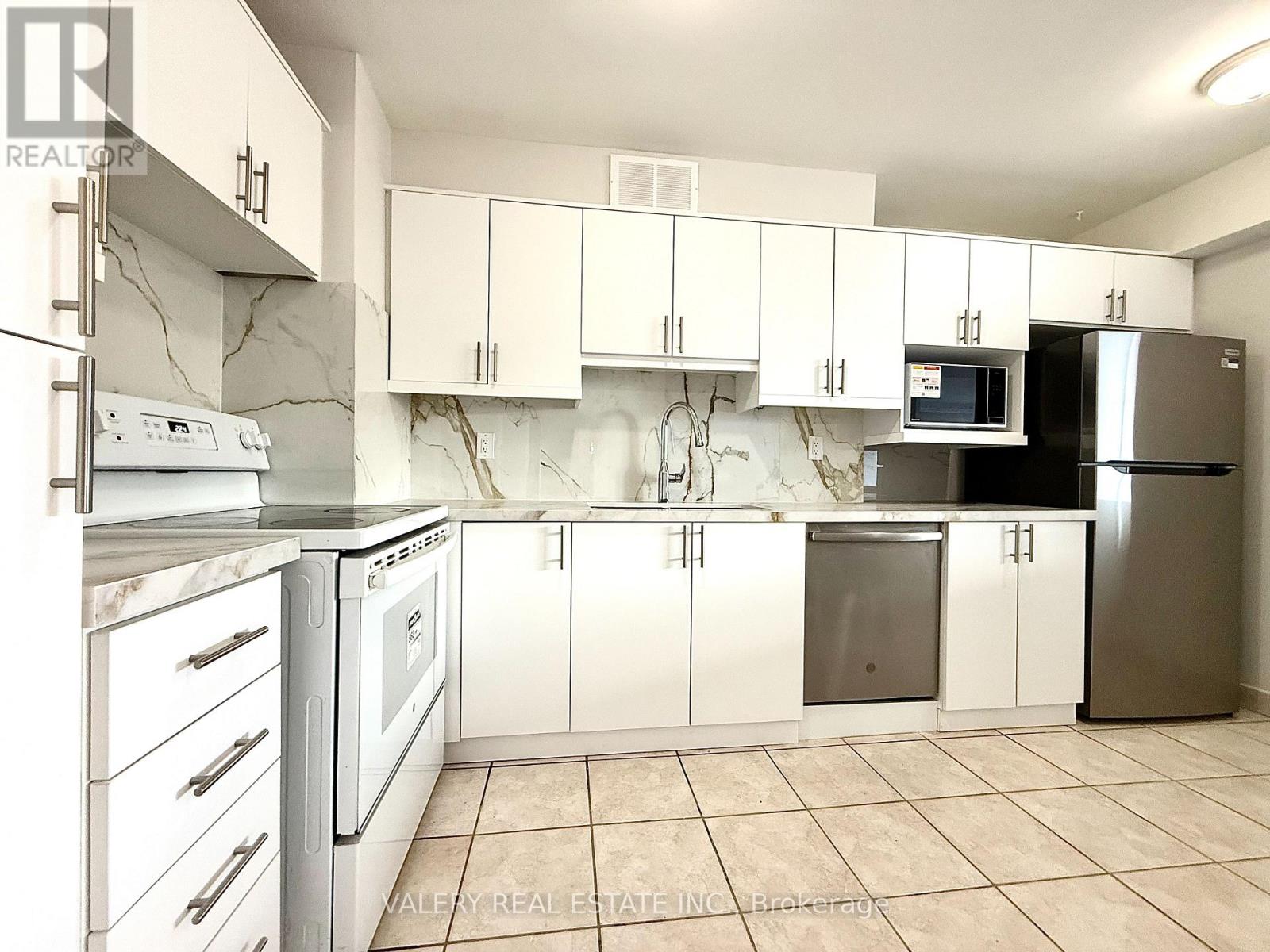 906 - 25 Four Winds Drive, Toronto (York University Heights), Ontario  M3J 1K8 - Photo 16 - W12844322