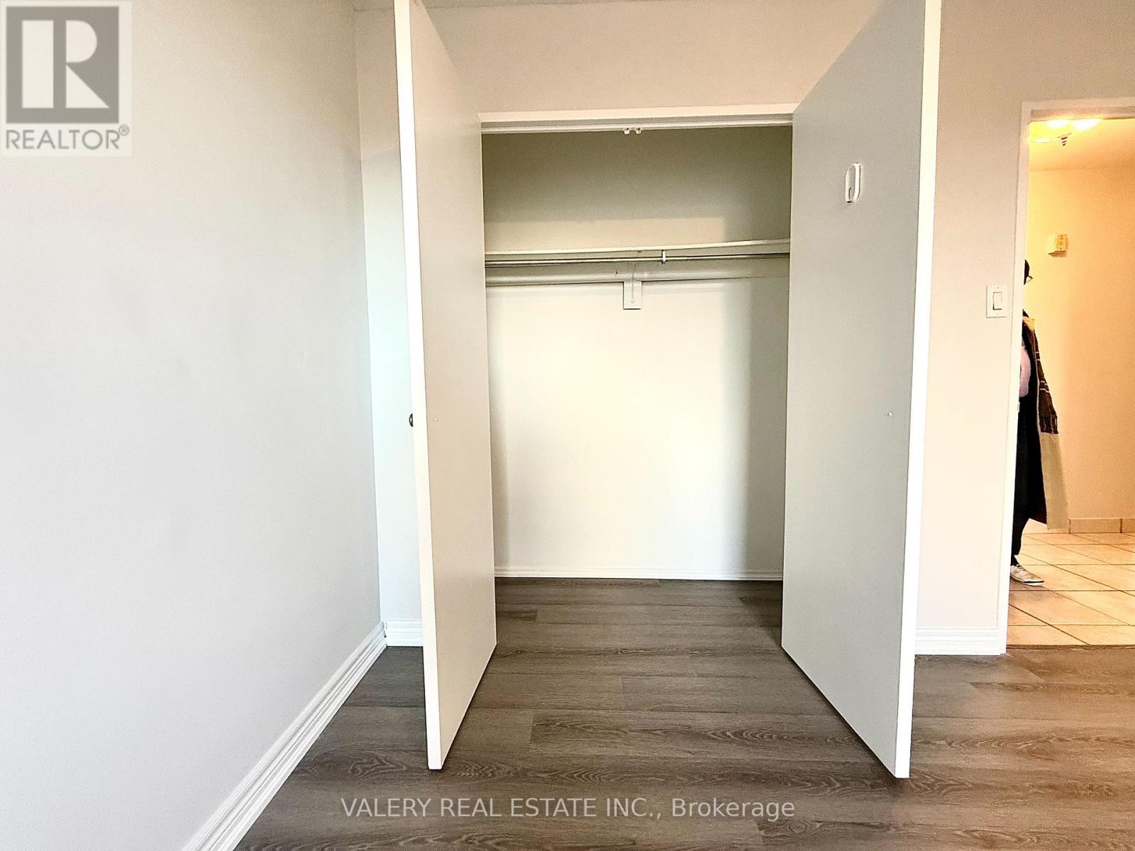 906 - 25 Four Winds Drive, Toronto (York University Heights), Ontario  M3J 1K8 - Photo 21 - W12844322