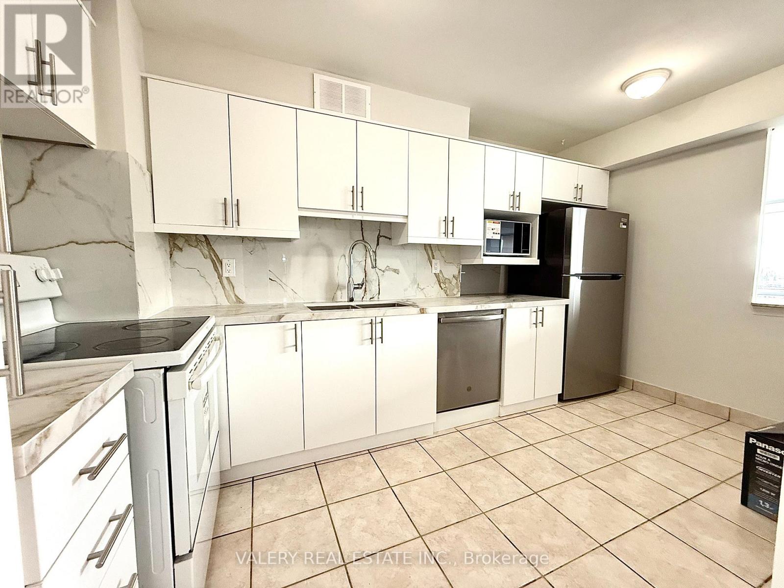 906 - 25 Four Winds Drive, Toronto (York University Heights), Ontario  M3J 1K8 - Photo 27 - W12844322