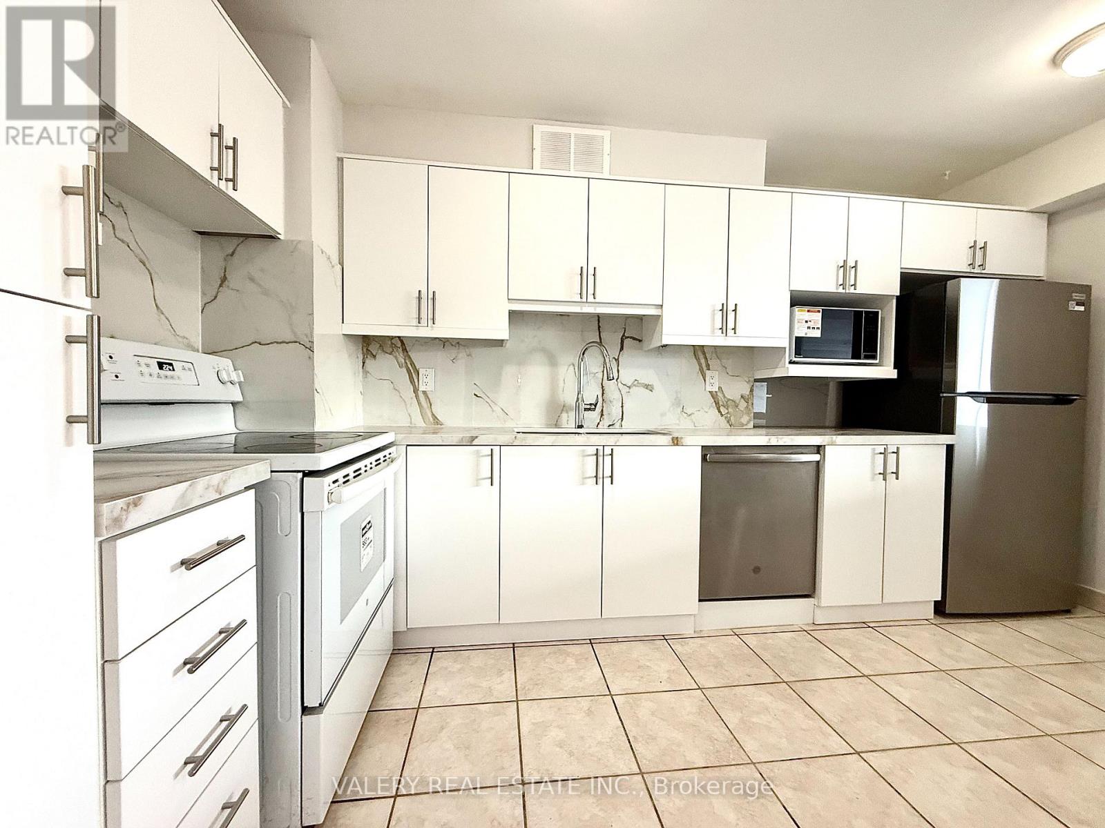 906 - 25 Four Winds Drive, Toronto (York University Heights), Ontario  M3J 1K8 - Photo 4 - W12844322