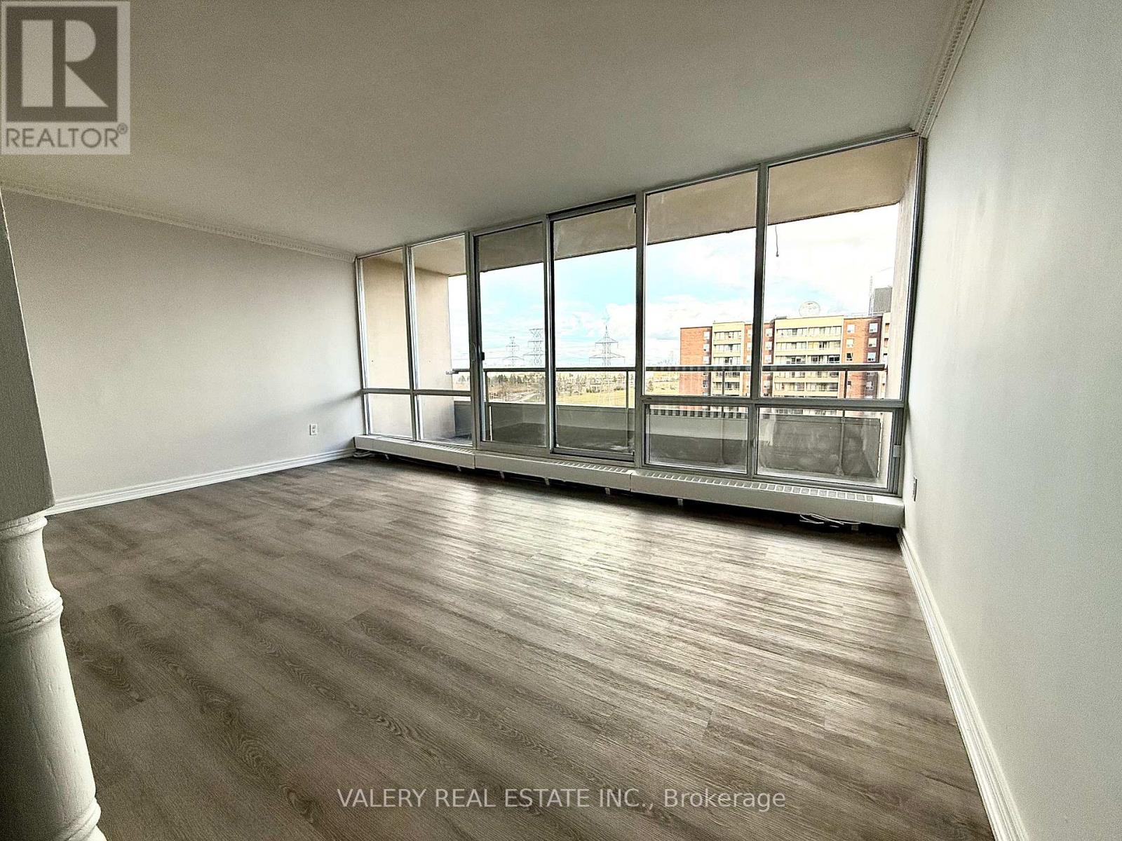 906 - 25 Four Winds Drive, Toronto (York University Heights), Ontario  M3J 1K8 - Photo 8 - W12844322