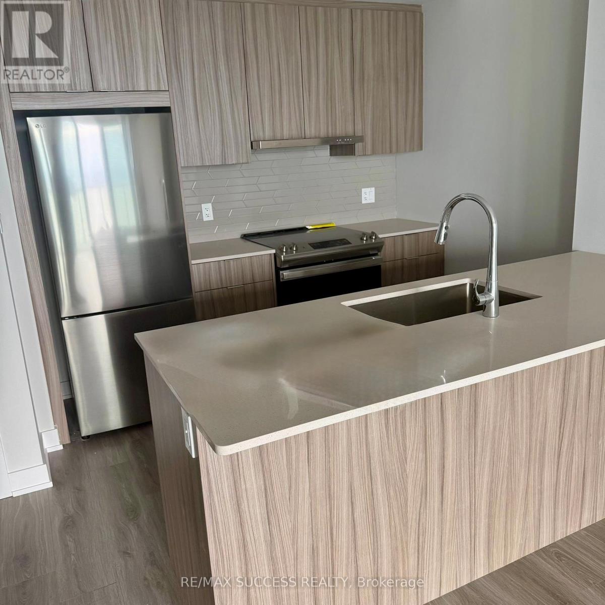 3307 - 430 Square One Drive, Mississauga (Creditview), Ontario  L5B 0L6 - Photo 4 - W12844336