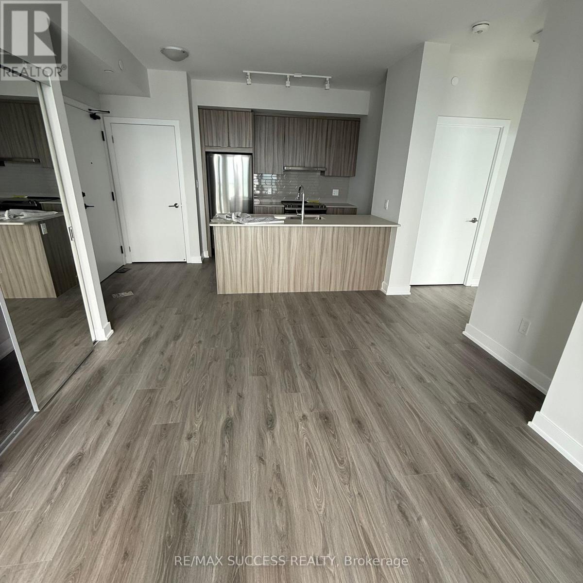 3307 - 430 Square One Drive, Mississauga (Creditview), Ontario  L5B 0L6 - Photo 5 - W12844336