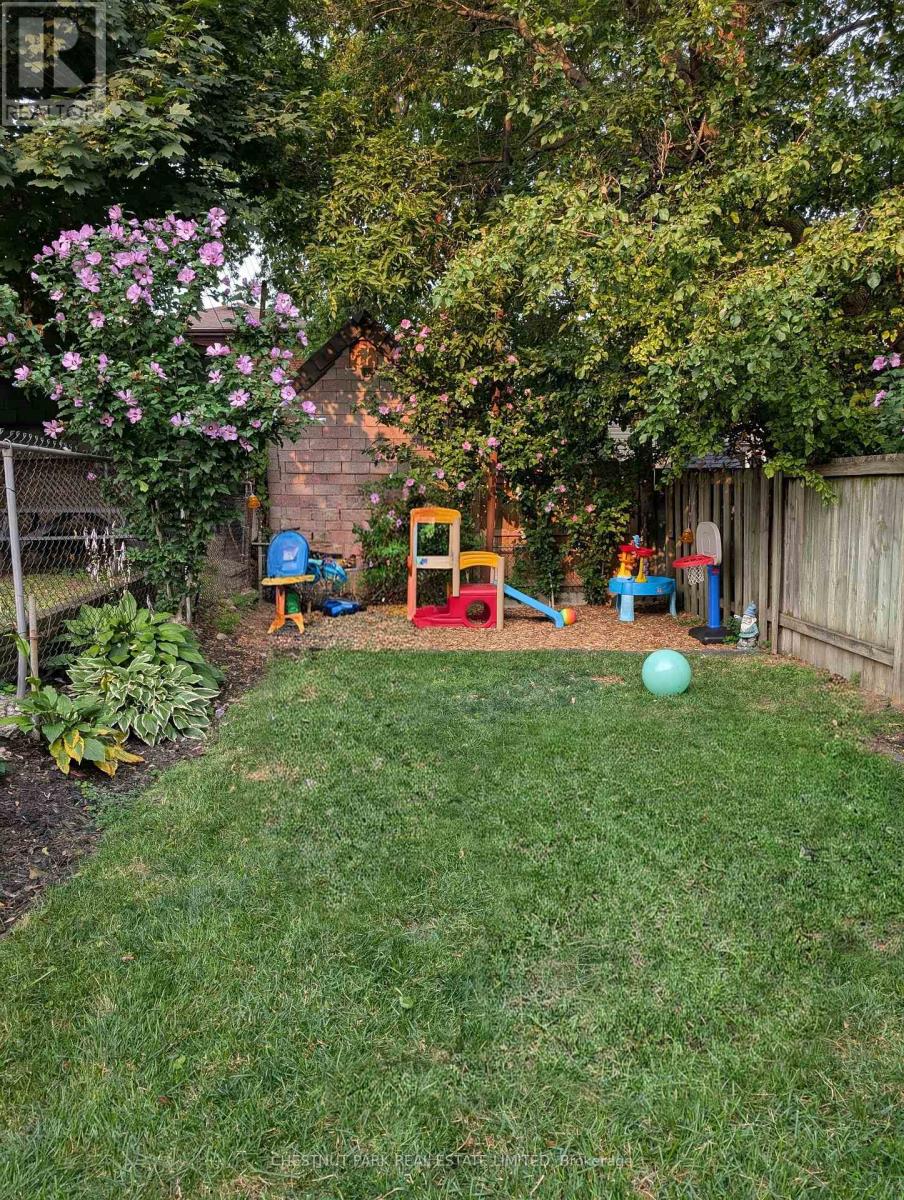 268 Prescott Avenue, Toronto, Ontario  M6N 3H1 - Photo 45 - W12844342