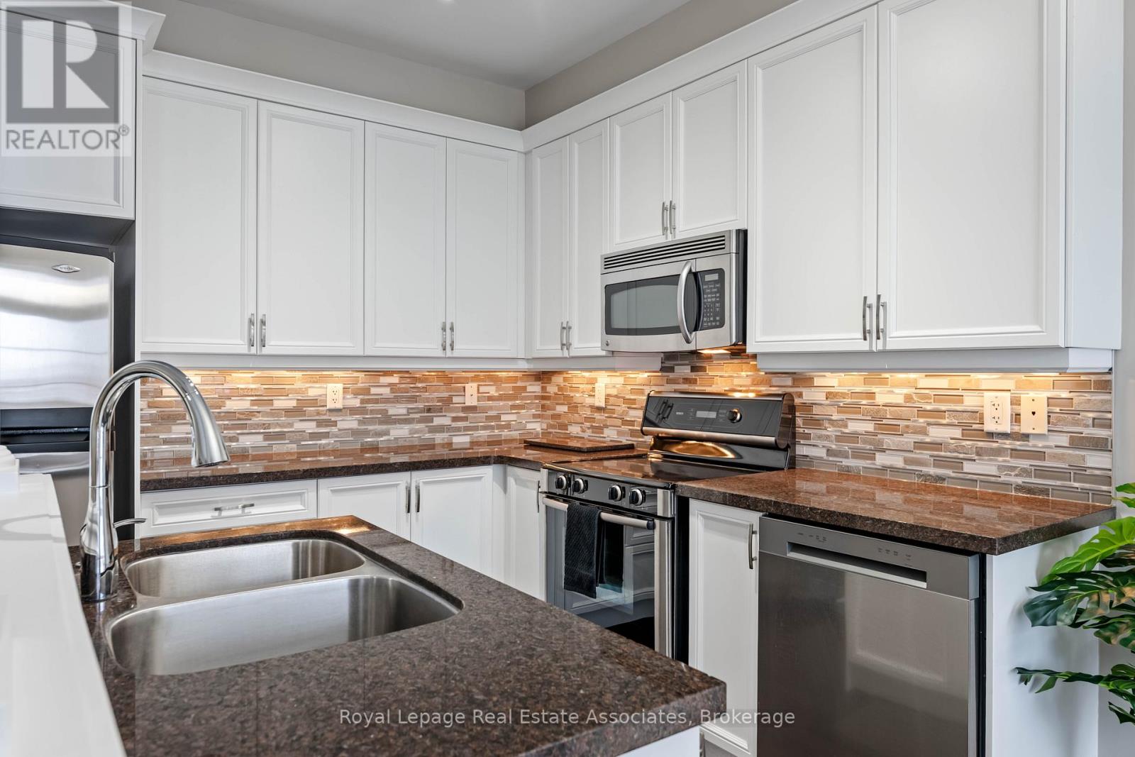 44 Sutcliff Lane, Halton Hills, Ontario  L7G 0C2 - Photo 10 - W12844346