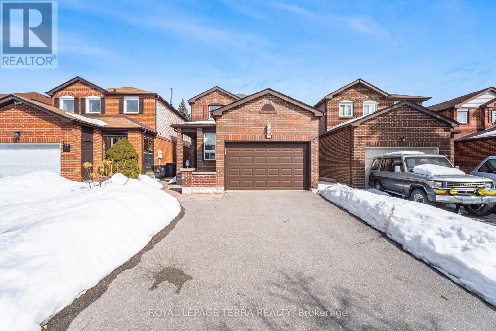 32 Bridekirk Place, Brampton, Ontario  L6Y 2V8 - Photo 2 - W12844350