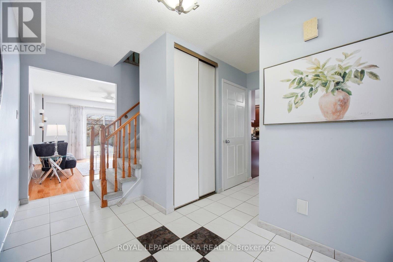 32 Bridekirk Place, Brampton, Ontario  L6Y 2V8 - Photo 6 - W12844350