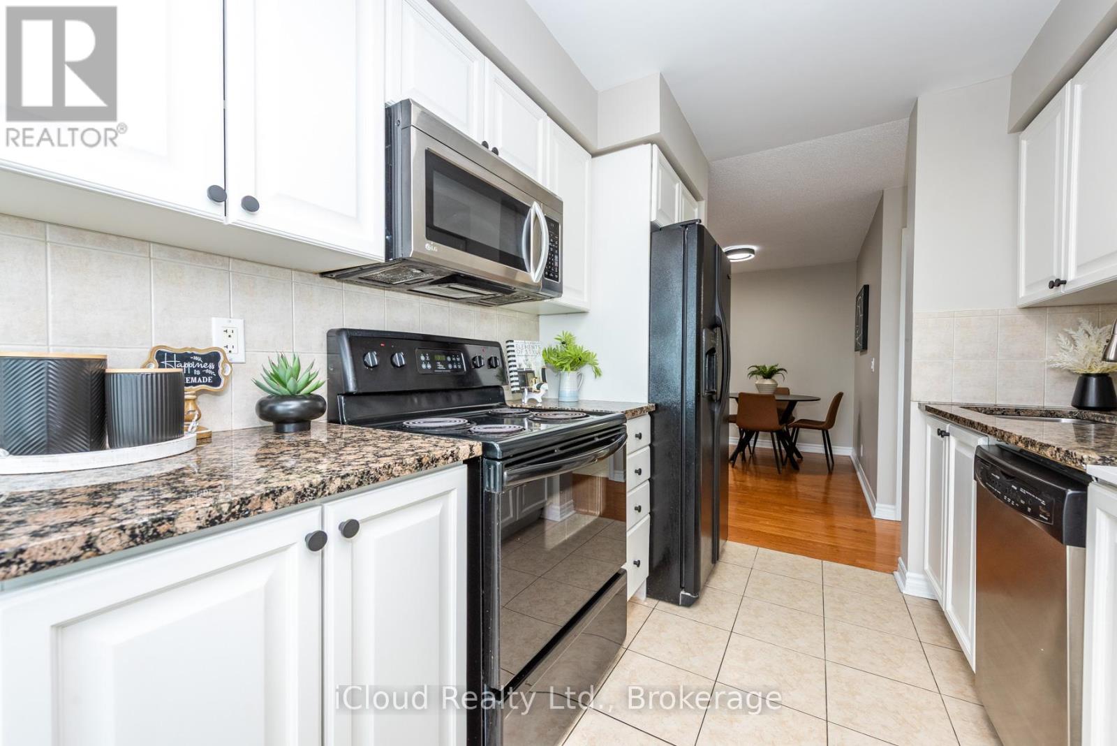 2112 - 33 Elm Drive, Mississauga, Ontario  L5B 4M1 - Photo 10 - W12844448