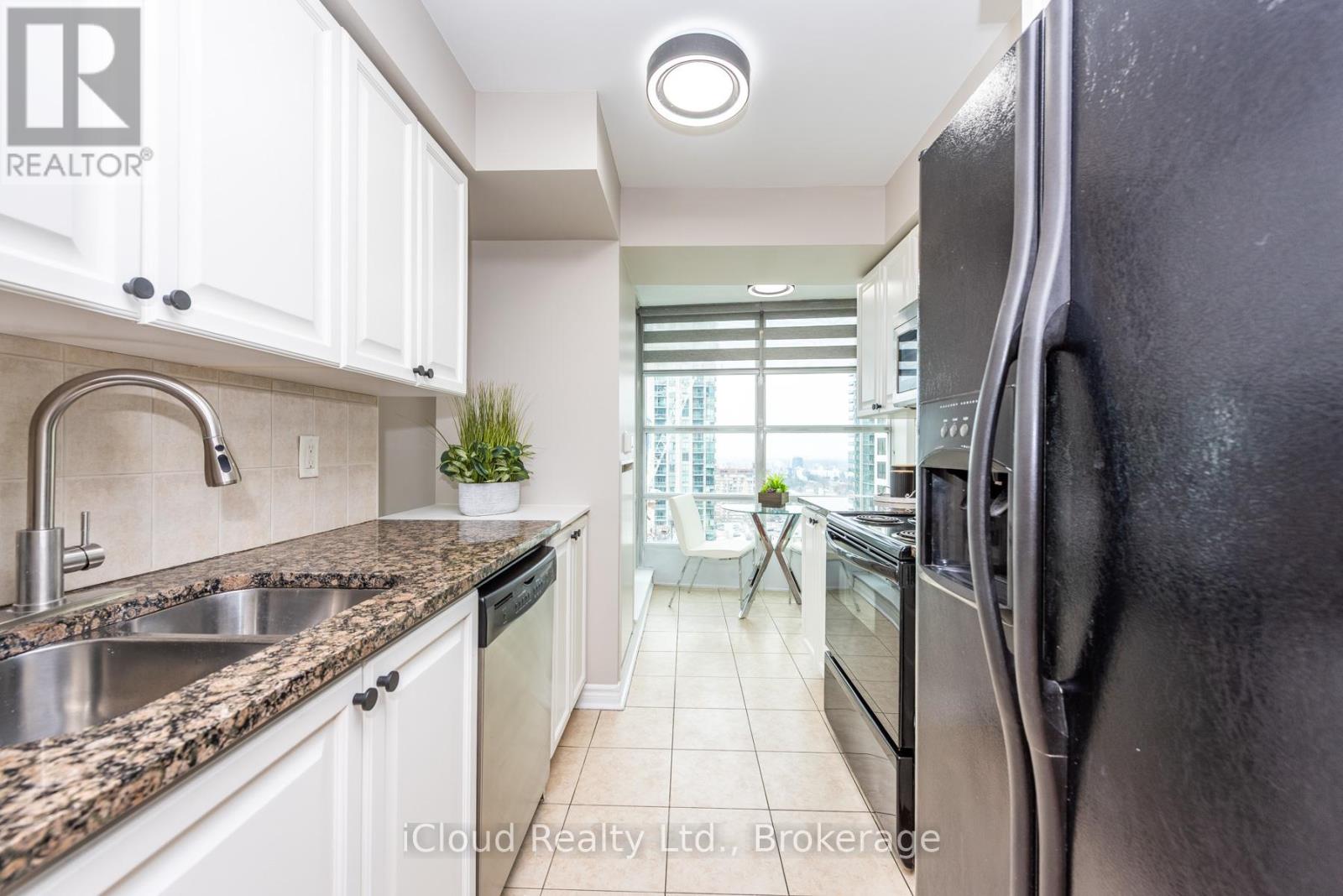 2112 - 33 Elm Drive, Mississauga, Ontario  L5B 4M1 - Photo 12 - W12844448