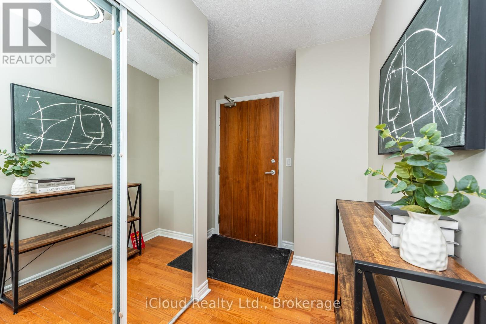 2112 - 33 Elm Drive, Mississauga, Ontario  L5B 4M1 - Photo 2 - W12844448