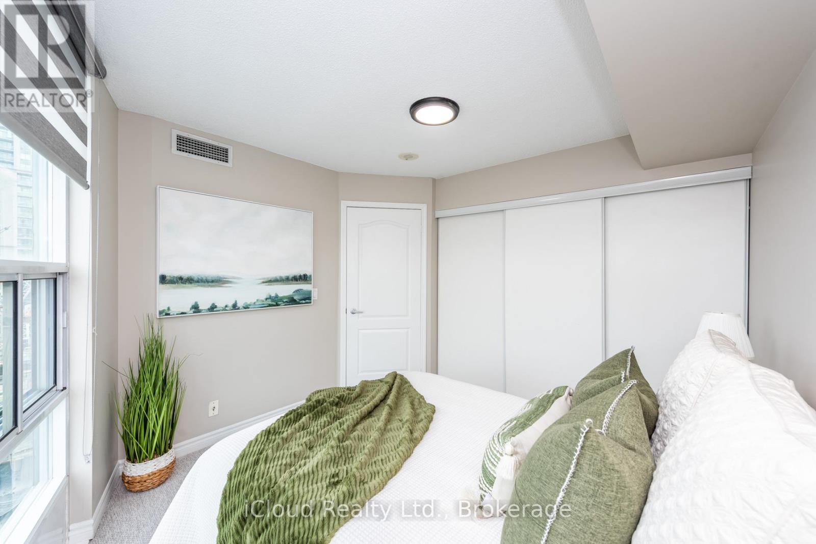 2112 - 33 Elm Drive, Mississauga, Ontario  L5B 4M1 - Photo 23 - W12844448