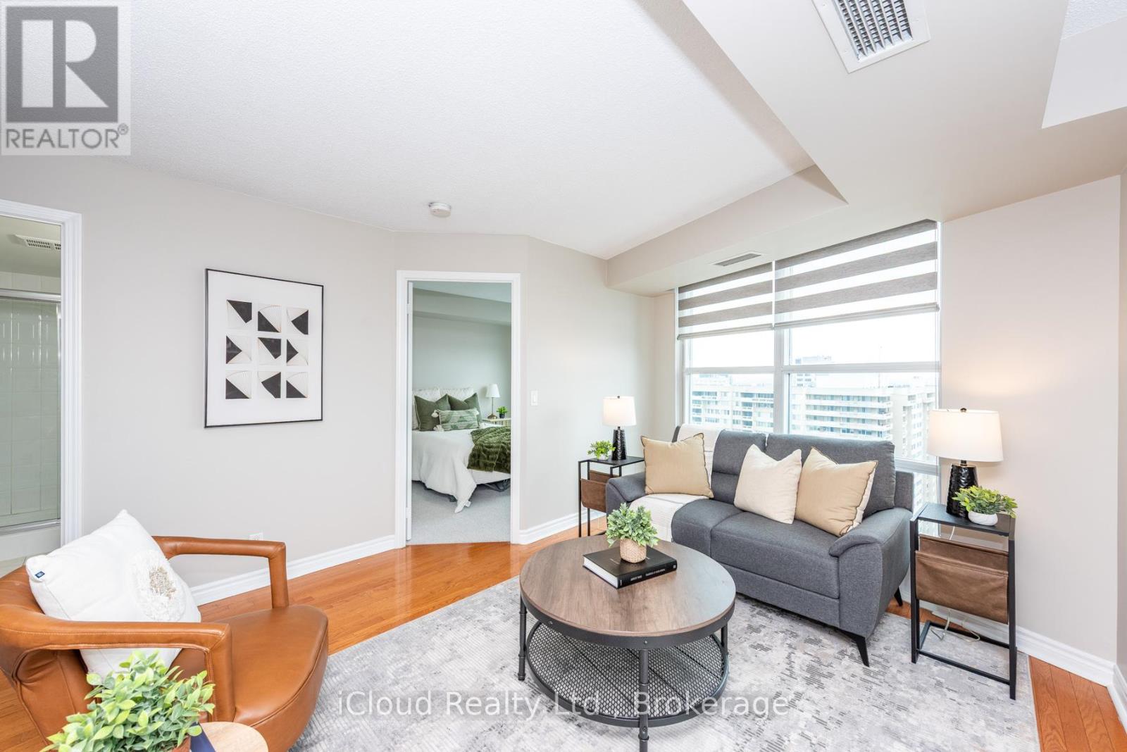 2112 - 33 Elm Drive, Mississauga, Ontario  L5B 4M1 - Photo 5 - W12844448