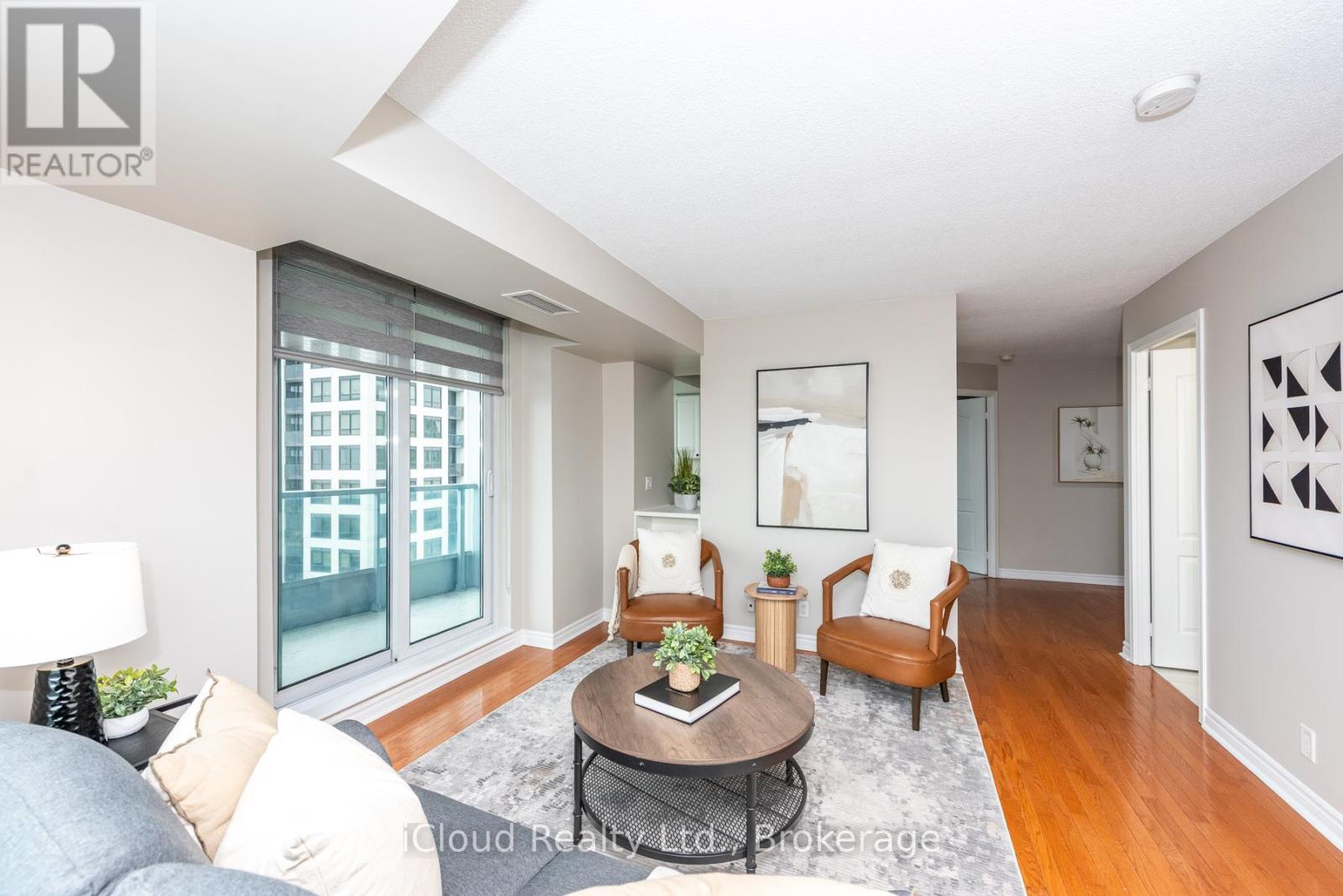 2112 - 33 Elm Drive, Mississauga, Ontario  L5B 4M1 - Photo 6 - W12844448