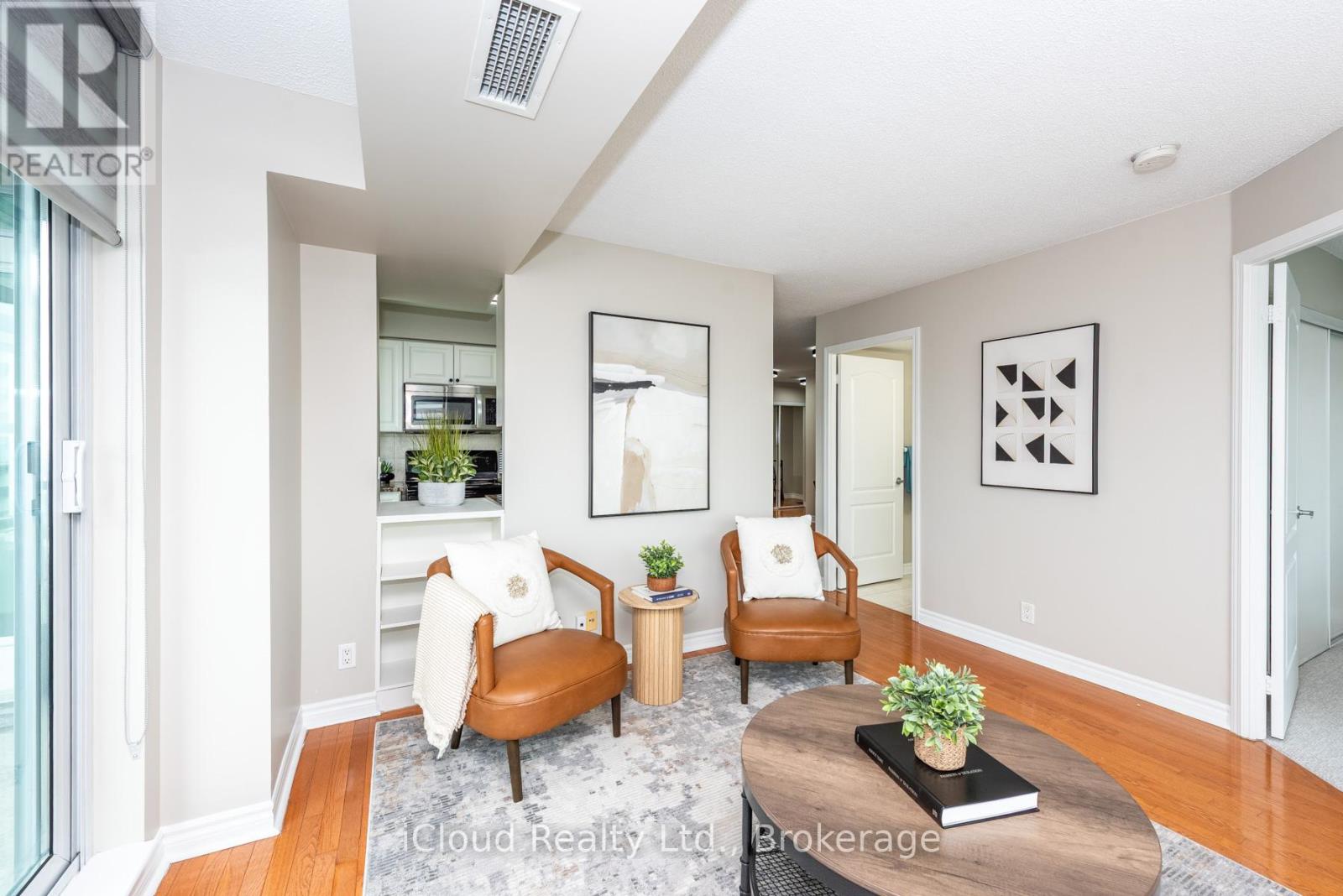 2112 - 33 Elm Drive, Mississauga, Ontario  L5B 4M1 - Photo 7 - W12844448