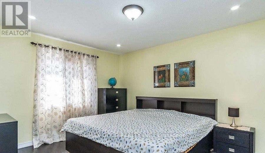 Upper - 472 Briggs Court, Mississauga (Meadowvale Village), Ontario  L5W 0C5 - Photo 11 - W12844450