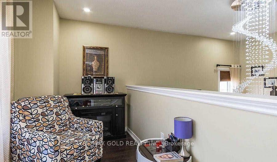 Upper - 472 Briggs Court, Mississauga (Meadowvale Village), Ontario  L5W 0C5 - Photo 17 - W12844450