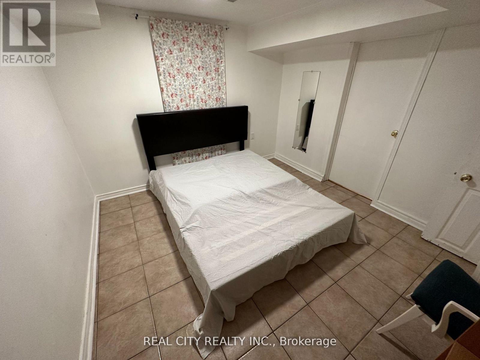 Bsmt - 7706 Wildfern Drive, Mississauga (Malton), Ontario  L4T 3P9 - Photo 10 - W12844470