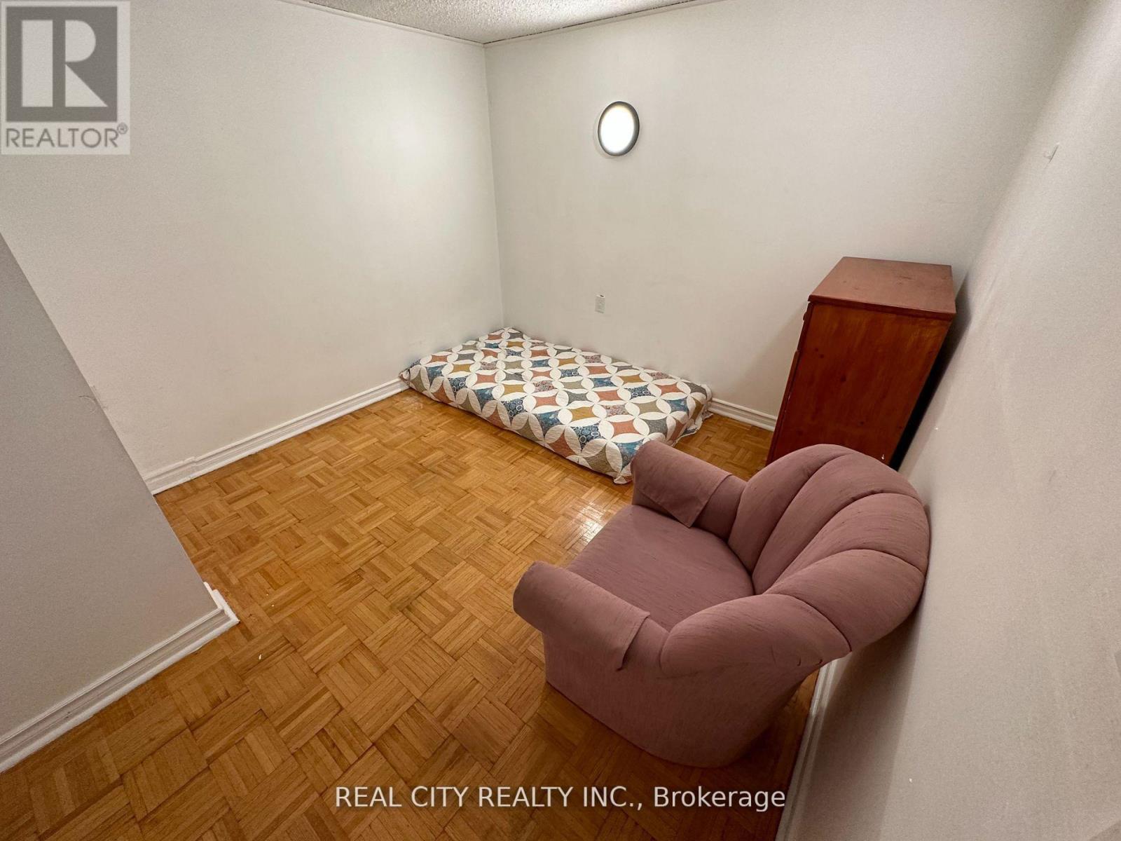 Bsmt - 7706 Wildfern Drive, Mississauga (Malton), Ontario  L4T 3P9 - Photo 15 - W12844470