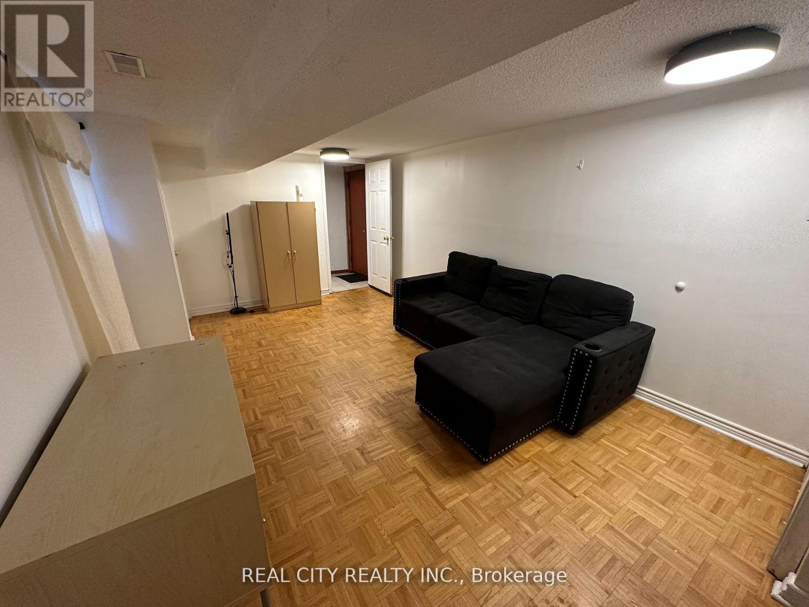 Bsmt - 7706 Wildfern Drive, Mississauga (Malton), Ontario  L4T 3P9 - Photo 4 - W12844470