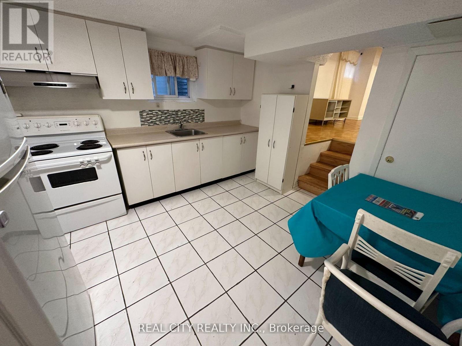 Bsmt - 7706 Wildfern Drive, Mississauga (Malton), Ontario  L4T 3P9 - Photo 6 - W12844470