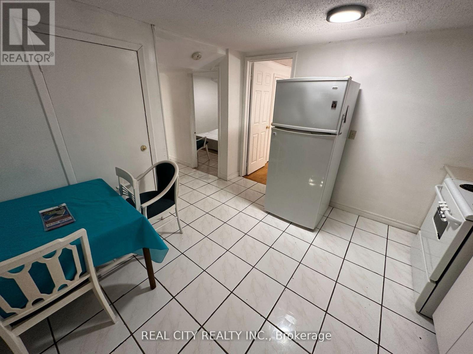 Bsmt - 7706 Wildfern Drive, Mississauga (Malton), Ontario  L4T 3P9 - Photo 8 - W12844470