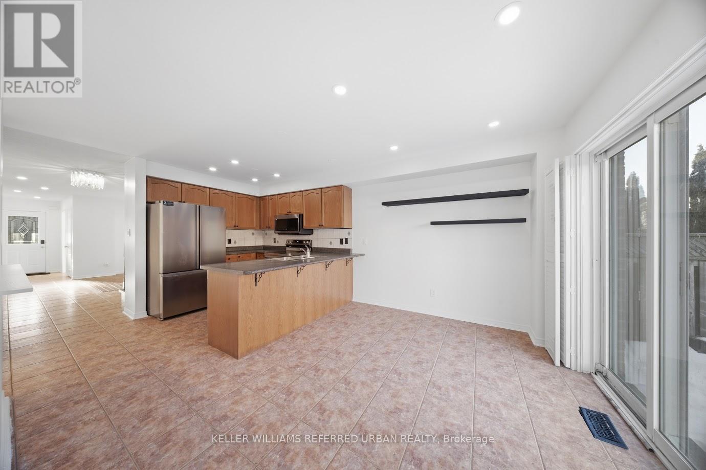 41 Pauline Crescent, Brampton (Fletcher's Meadow), Ontario  L7A 2V6 - Photo 14 - W12844476