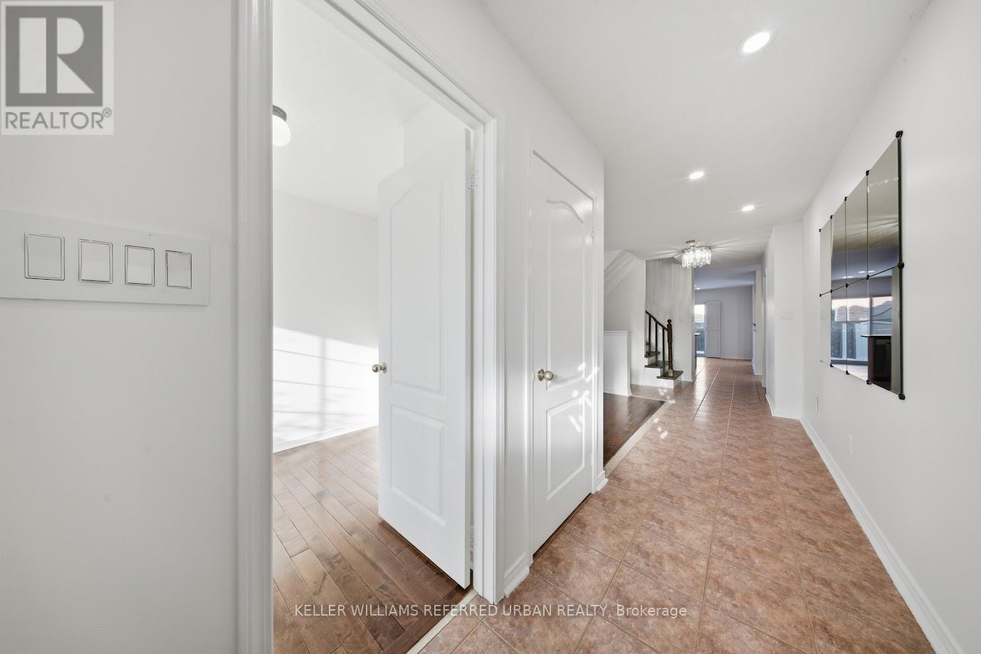 41 Pauline Crescent, Brampton (Fletcher's Meadow), Ontario  L7A 2V6 - Photo 5 - W12844476