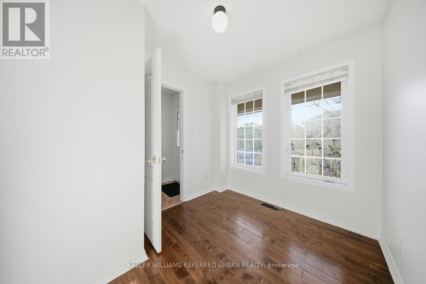 41 Pauline Crescent, Brampton (Fletcher's Meadow), Ontario  L7A 2V6 - Photo 6 - W12844476