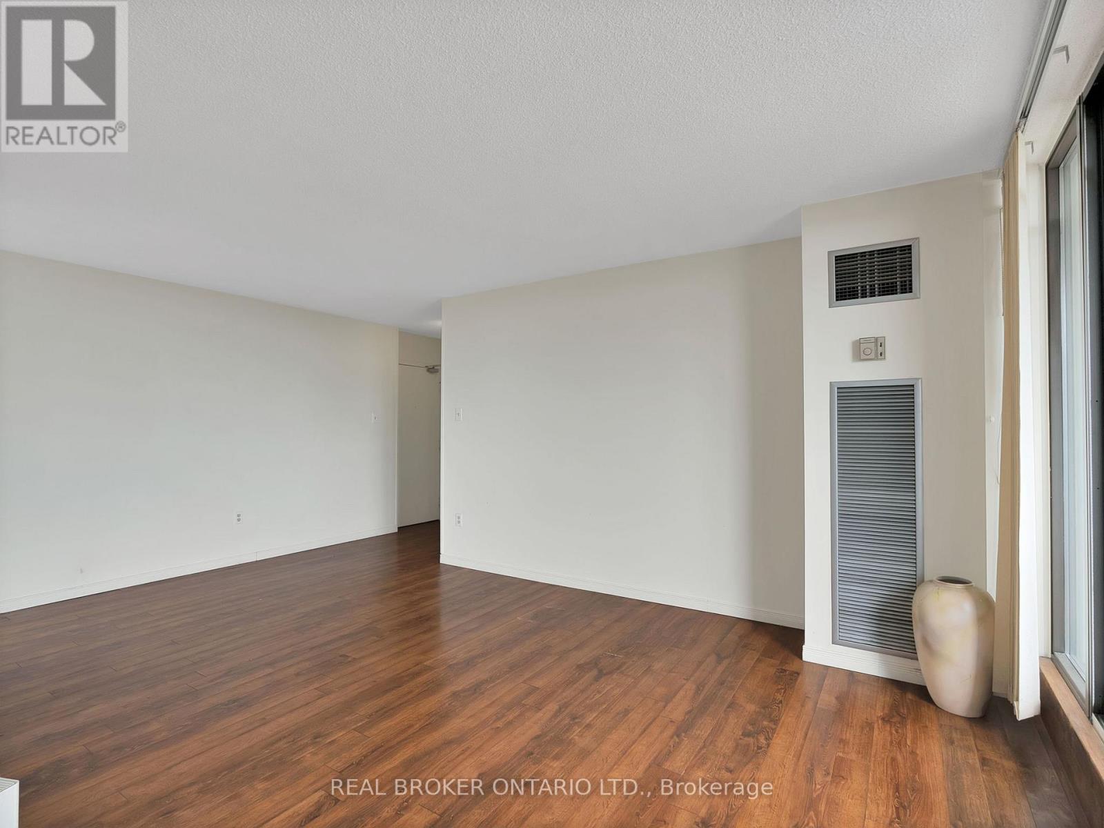 1103 - 3 Lisa Street, Brampton (Queen Street Corridor), Ontario  L6T 4A2 - Photo 10 - W12844488