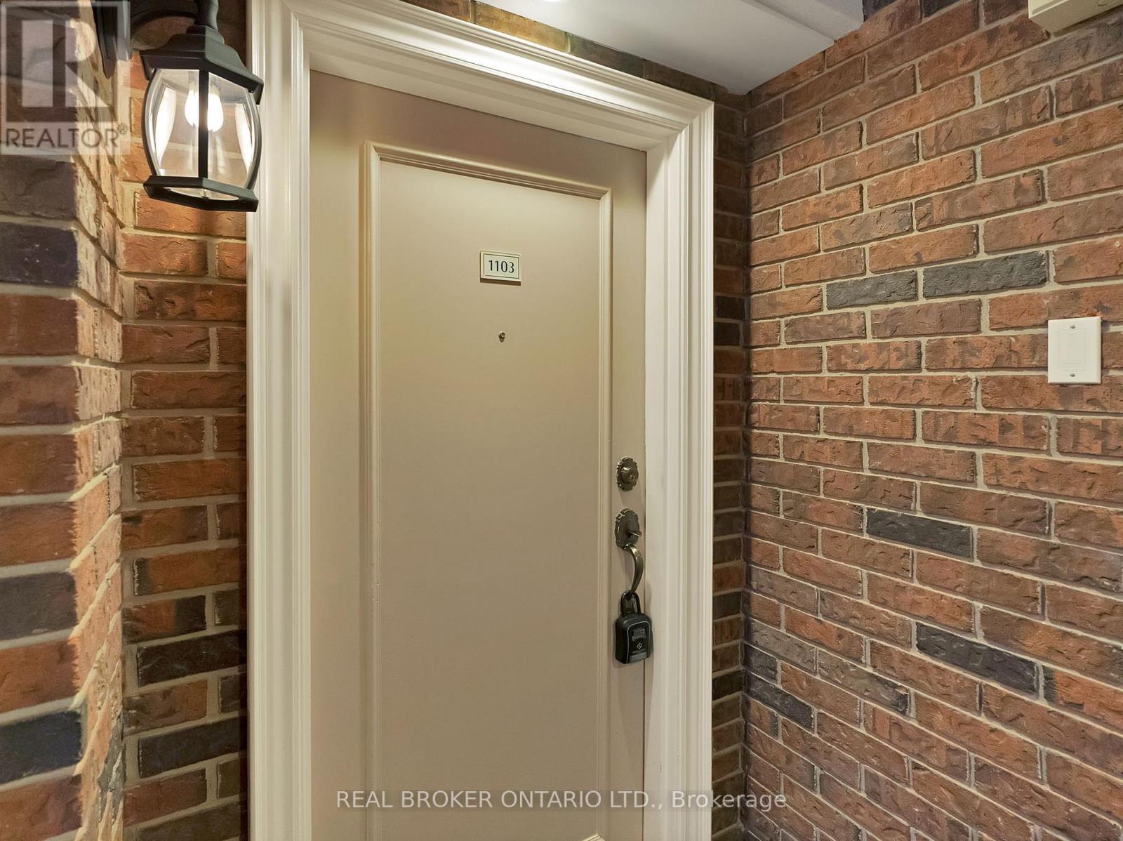 1103 - 3 Lisa Street, Brampton (Queen Street Corridor), Ontario  L6T 4A2 - Photo 28 - W12844488