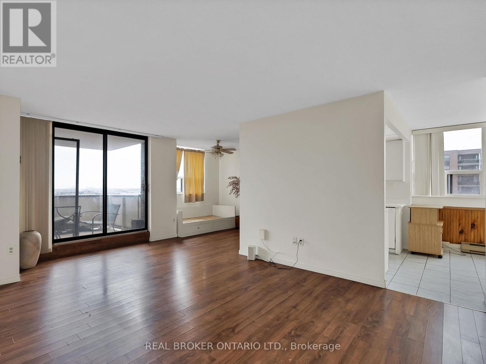 1103 - 3 Lisa Street, Brampton (Queen Street Corridor), Ontario  L6T 4A2 - Photo 7 - W12844488