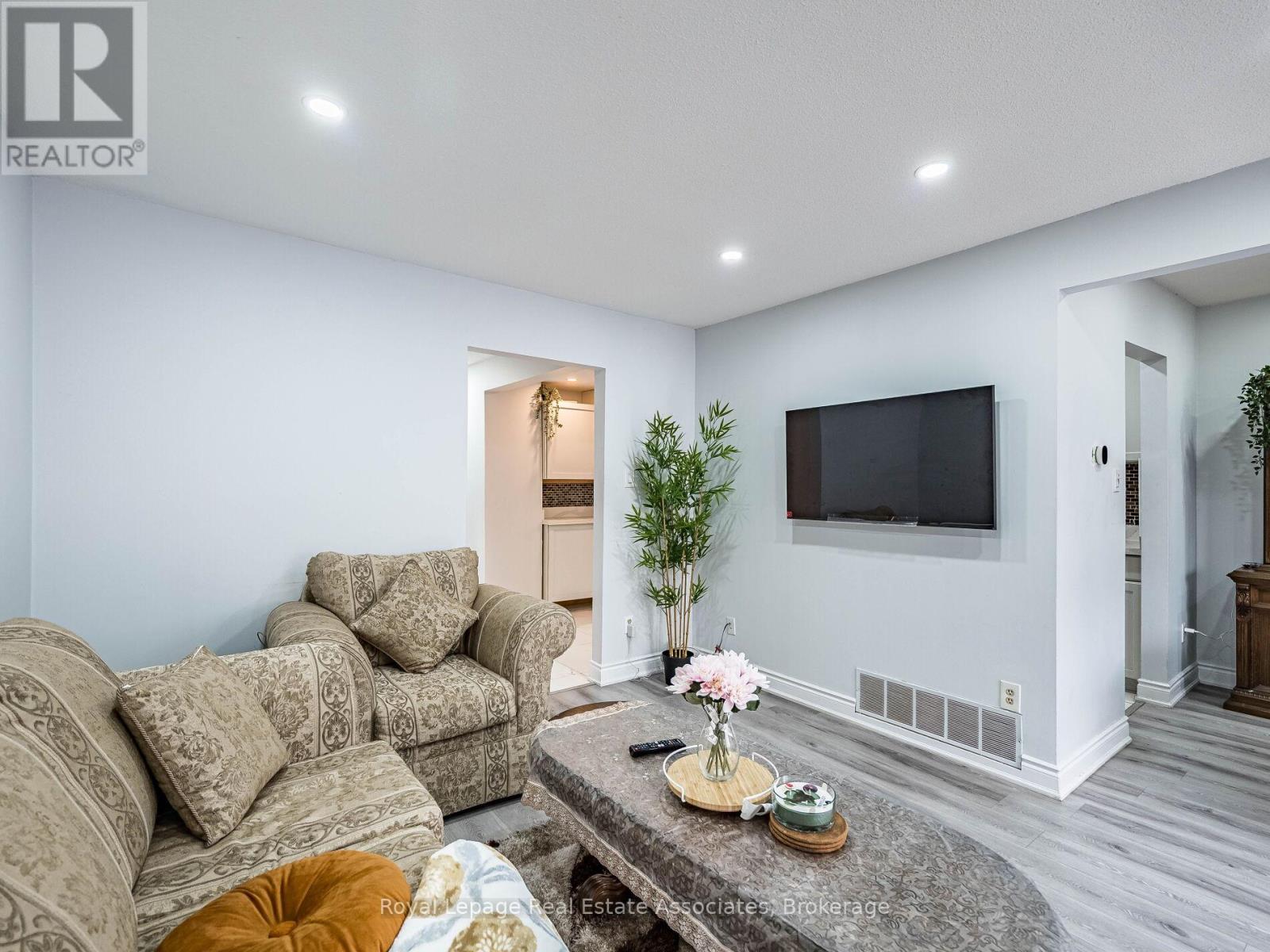 19 Gatwick Lane, Brampton, Ontario  L6S 2E4 - Photo 10 - W12844500