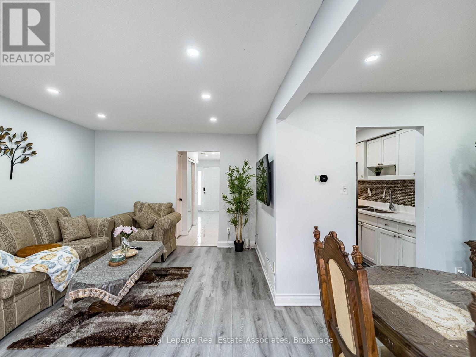 19 Gatwick Lane, Brampton, Ontario  L6S 2E4 - Photo 9 - W12844500