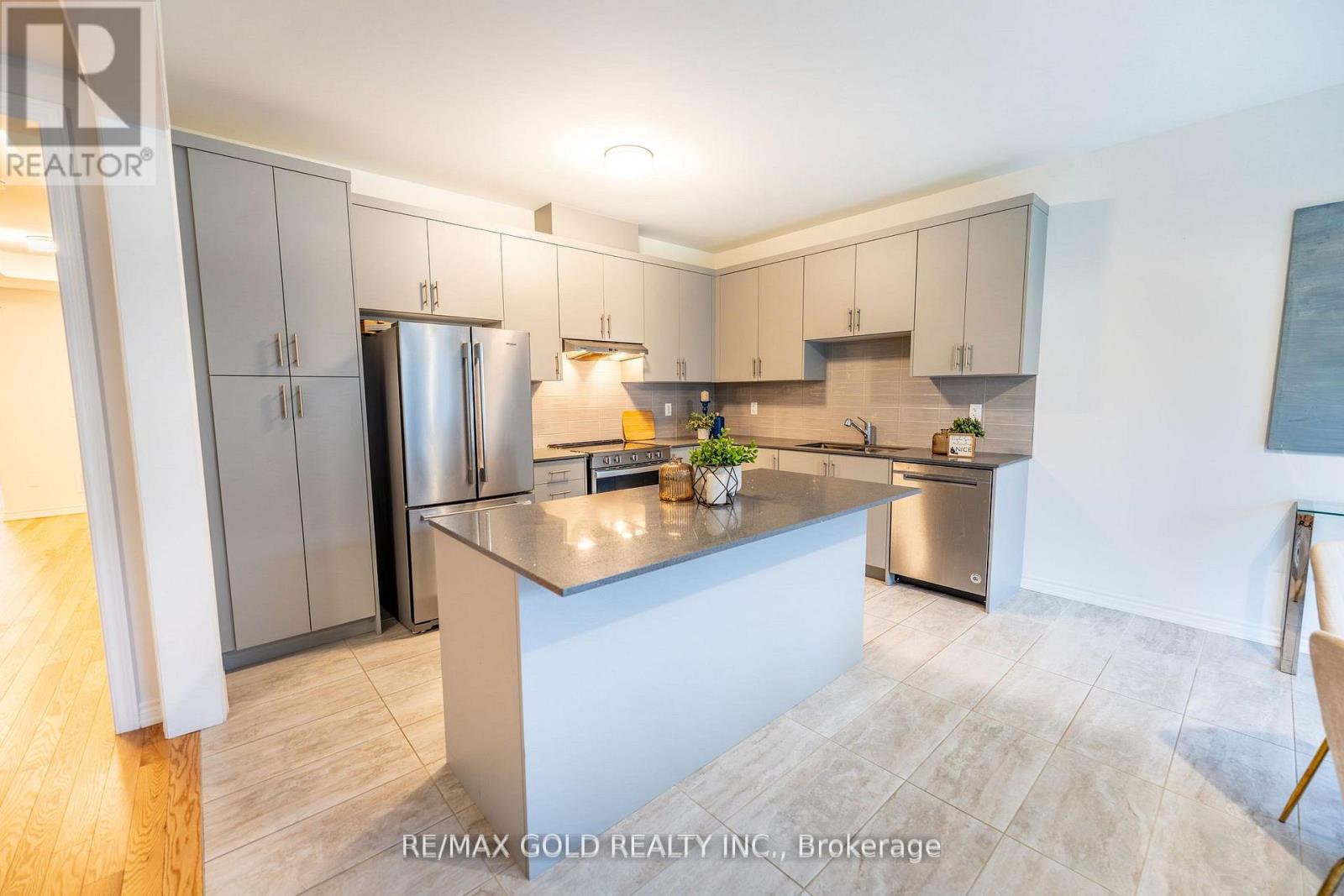 35 Academy Drive, Brampton, Ontario  L6P 3C9 - Photo 16 - W12844502