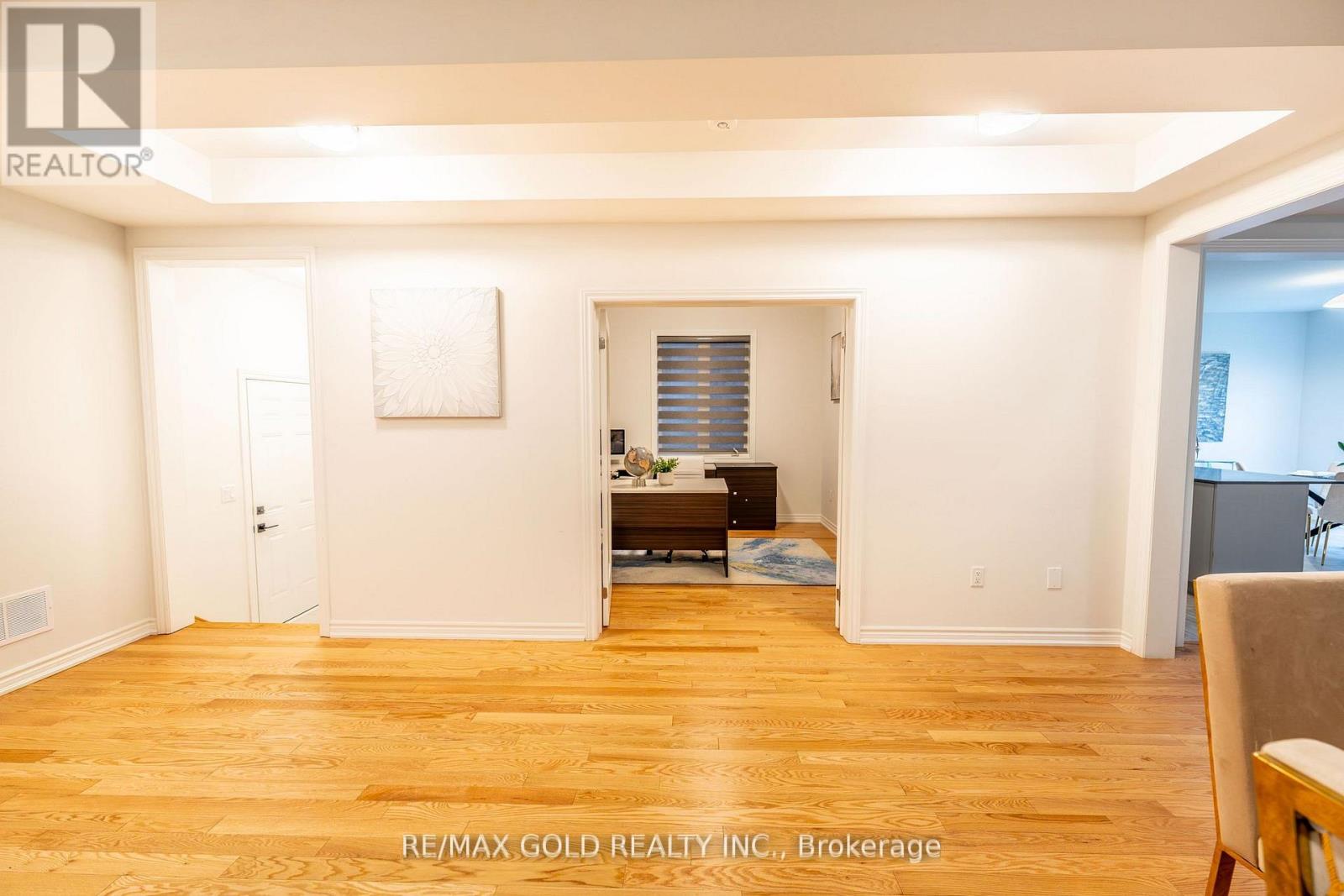 35 Academy Drive, Brampton, Ontario  L6P 3C9 - Photo 9 - W12844502