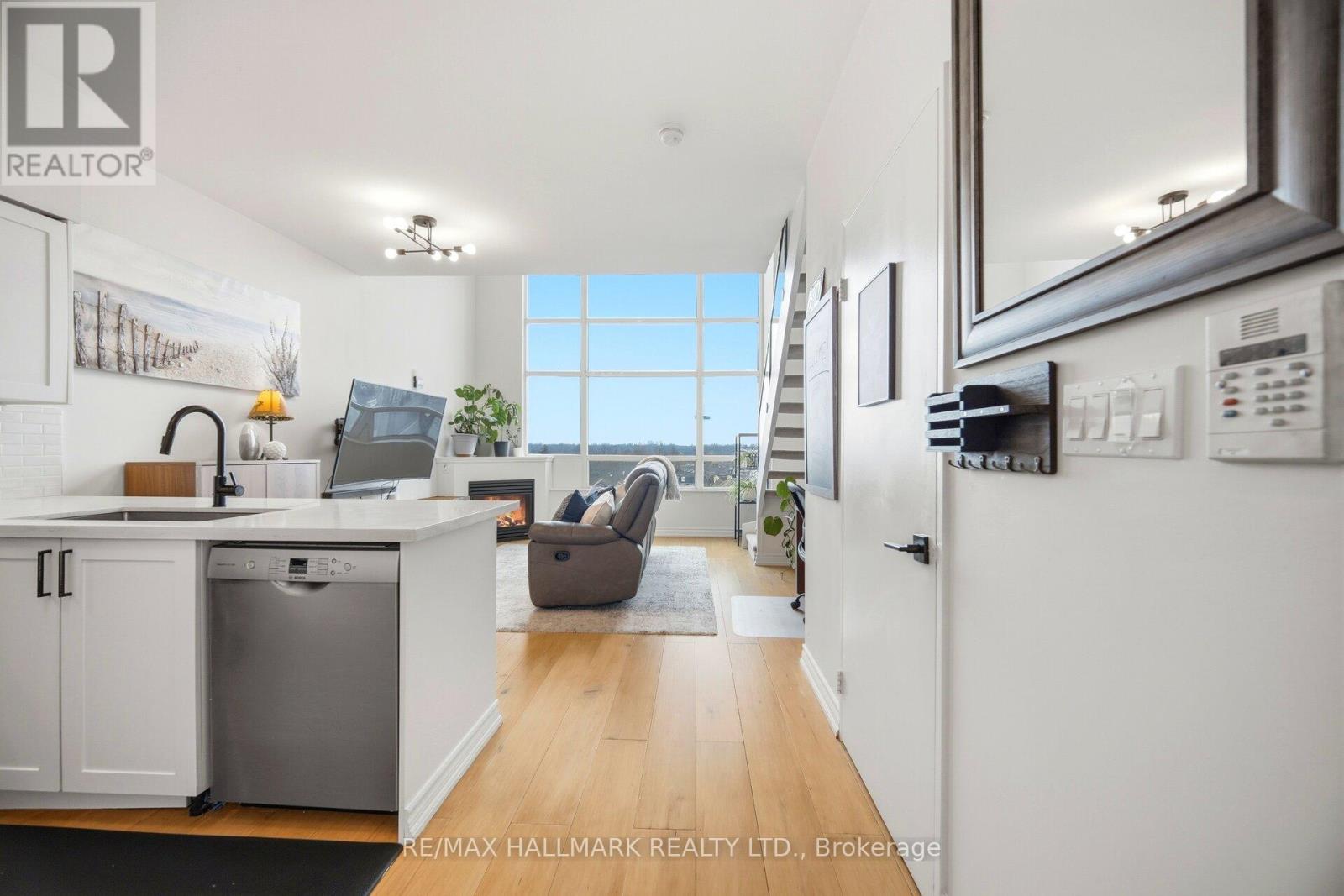 624 - 200 Manitoba Street, Toronto, Ontario M8Y 3Y9 - Photo 2 - W12844514