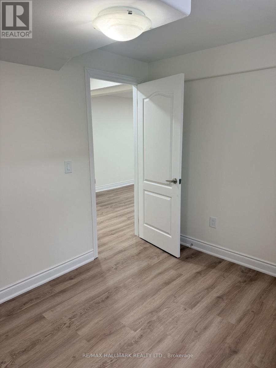 Bsmt - 550 Yates Drive, Milton (Co Coates), Ontario  L9T 6Z3 - Photo 10 - W12844524