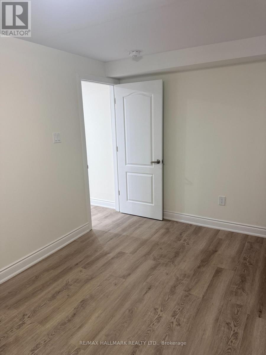 Bsmt - 550 Yates Drive, Milton (Co Coates), Ontario  L9T 6Z3 - Photo 8 - W12844524