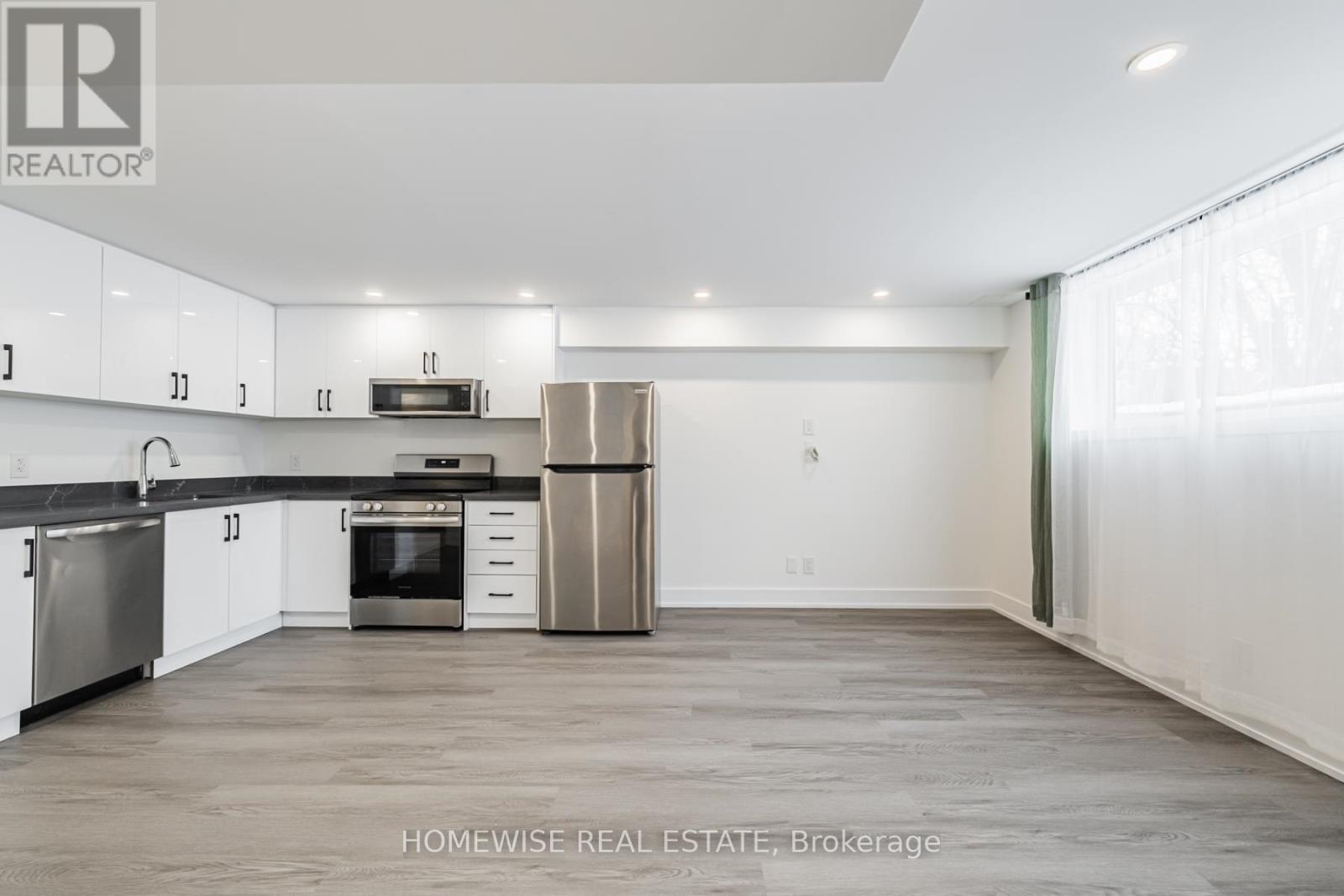 2 - 26 Sage Avenue, Toronto (Yorkdale-Glen Park), Ontario  M6B 3W5 - Photo 5 - W12844536