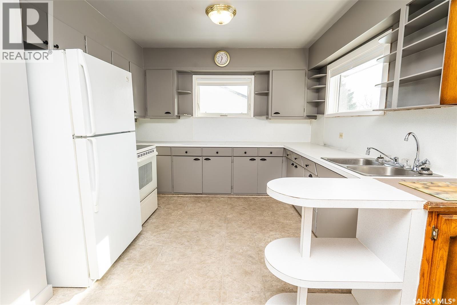 608 B Avenue W, Wynyard, Saskatchewan  S0A 4T0 - Photo 3 - SK029661